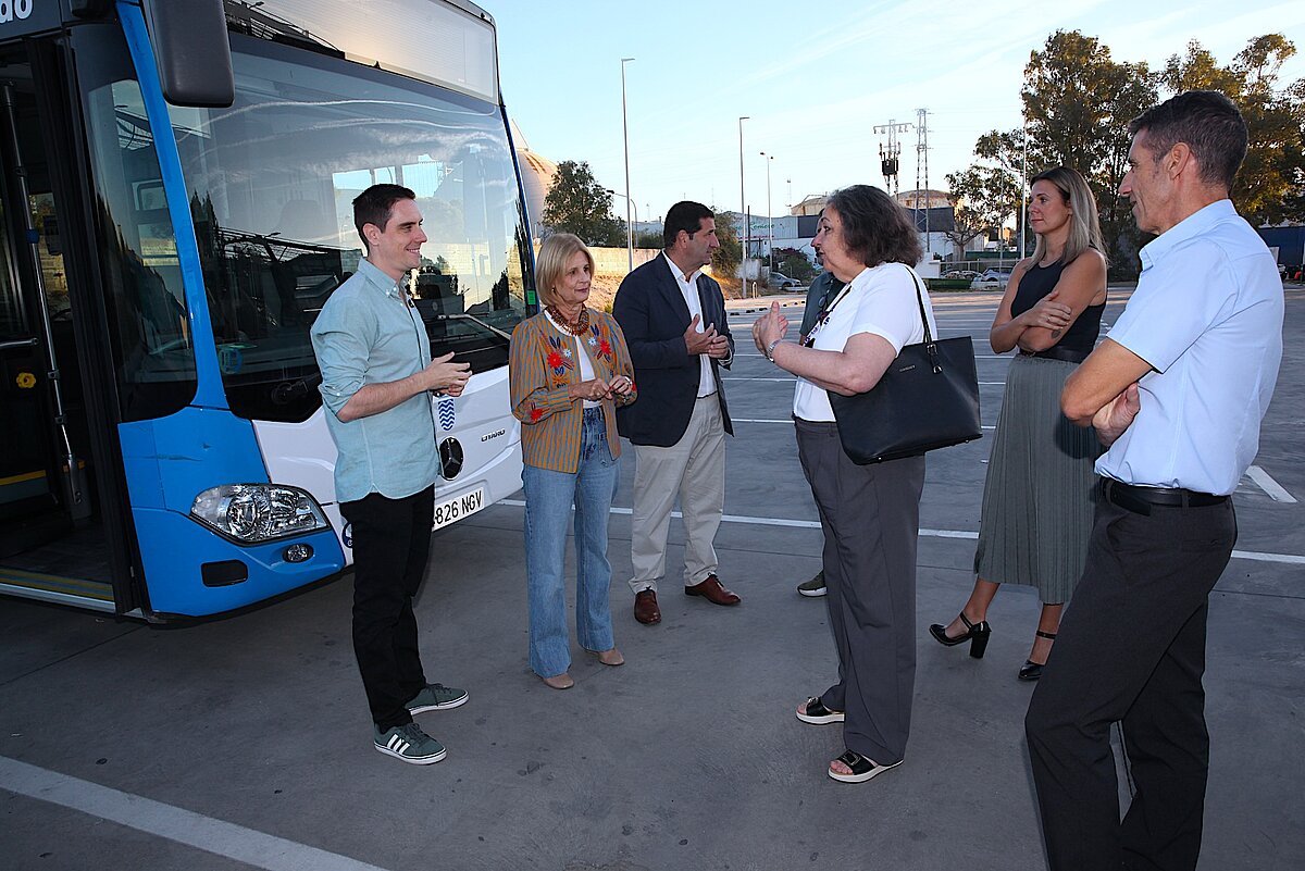 Los autobuses prueban un sistema para consultar su llegada y pagar con tarjeta a bordo
