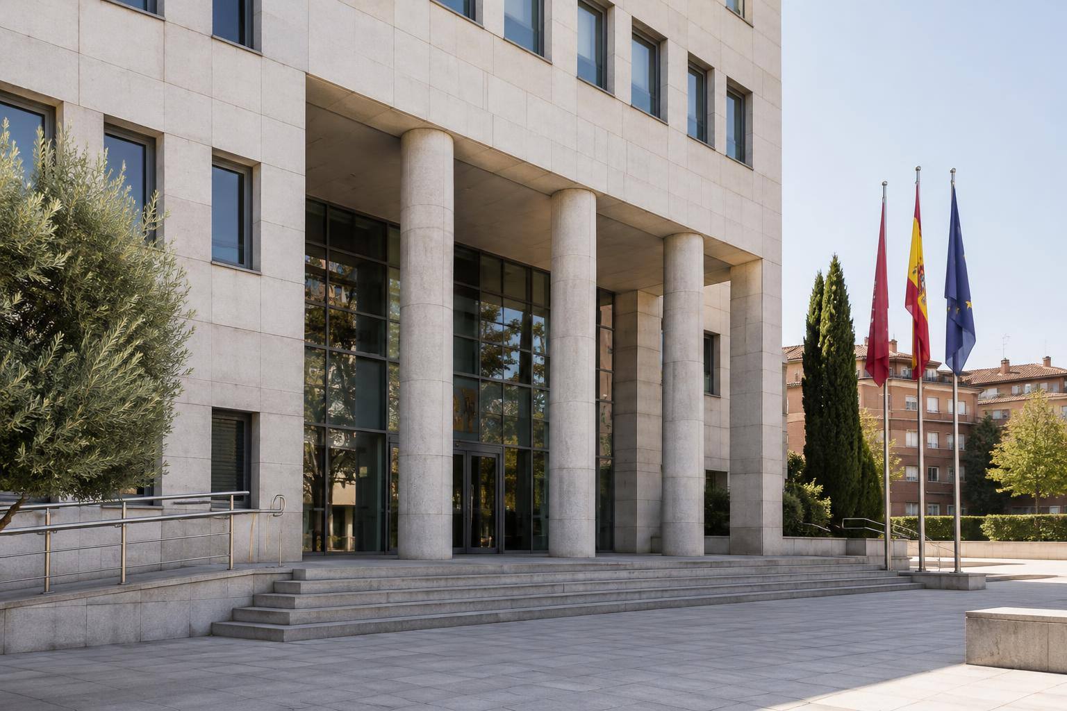 Imagen ilustrativa: Exterior genérico de un edificio judicial, sin personas reconocibles ni rótulos identificativos