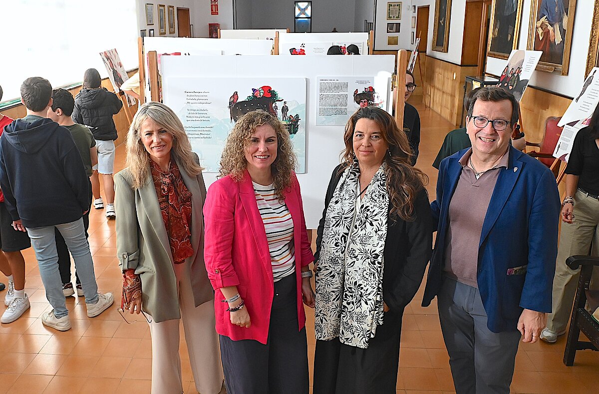 Una exposición lleva 42 biografías de mujeres a los centros educativos